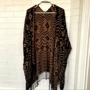 Ecote Fringed Shawl